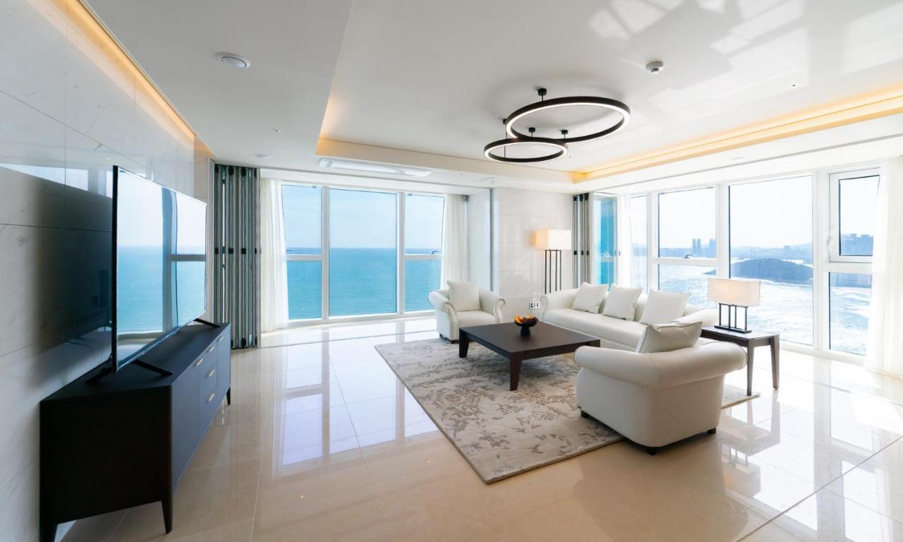 Grand Lct Residence Busan Extérieur photo