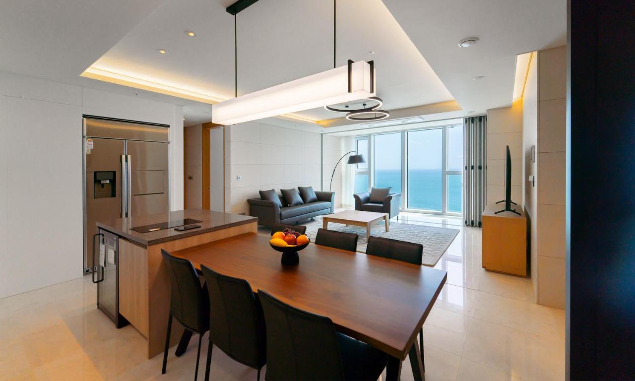 Grand Lct Residence Busan Extérieur photo