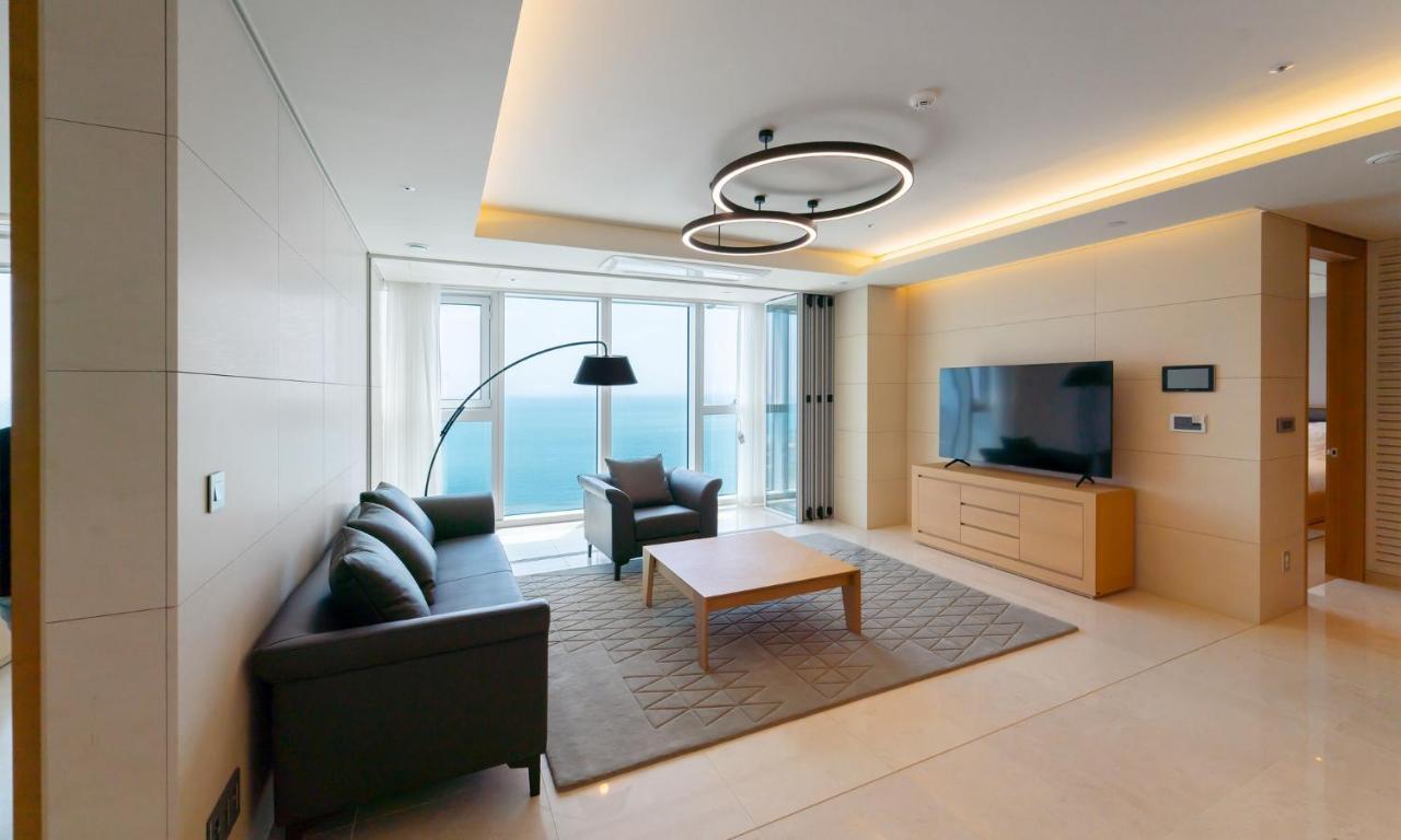 Grand Lct Residence Busan Extérieur photo