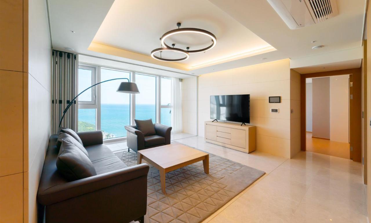 Grand Lct Residence Busan Extérieur photo